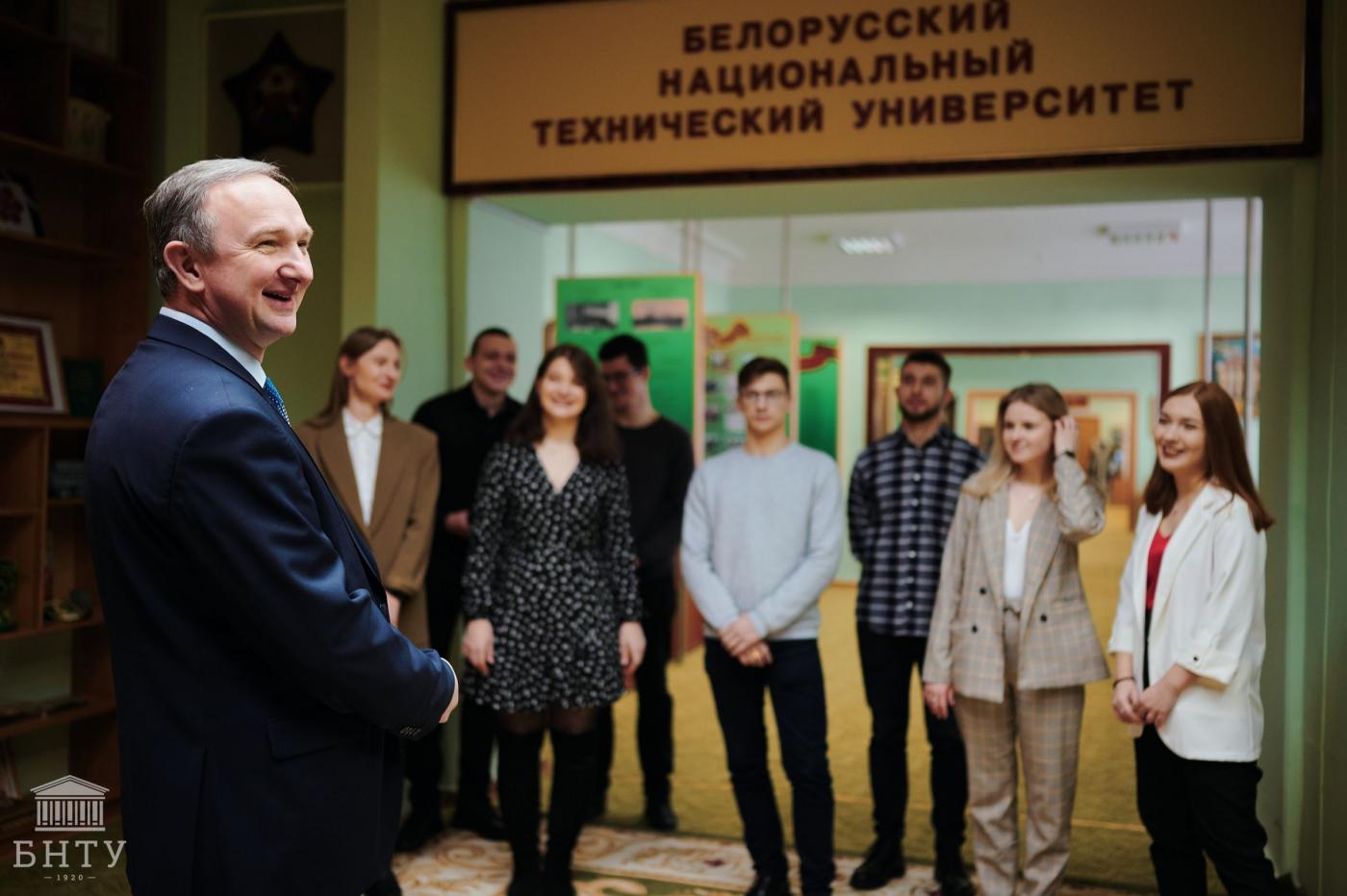 Ректор БНТУ встретился с участниками Республиканского новогоднего бала